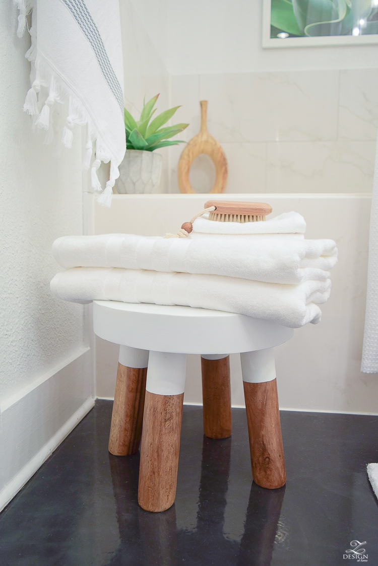 The Best Way to Fold A Bath Towel + the Softest Hotel Bath Towels - ZDesign  At Home